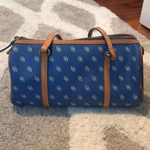 Small Dooney & Bourke purse, handbag